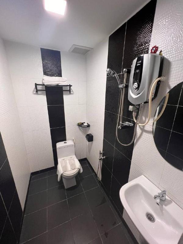 Royale City Hotel - 10 Min From Klia Klia 2 Airport Sepang Exterior photo