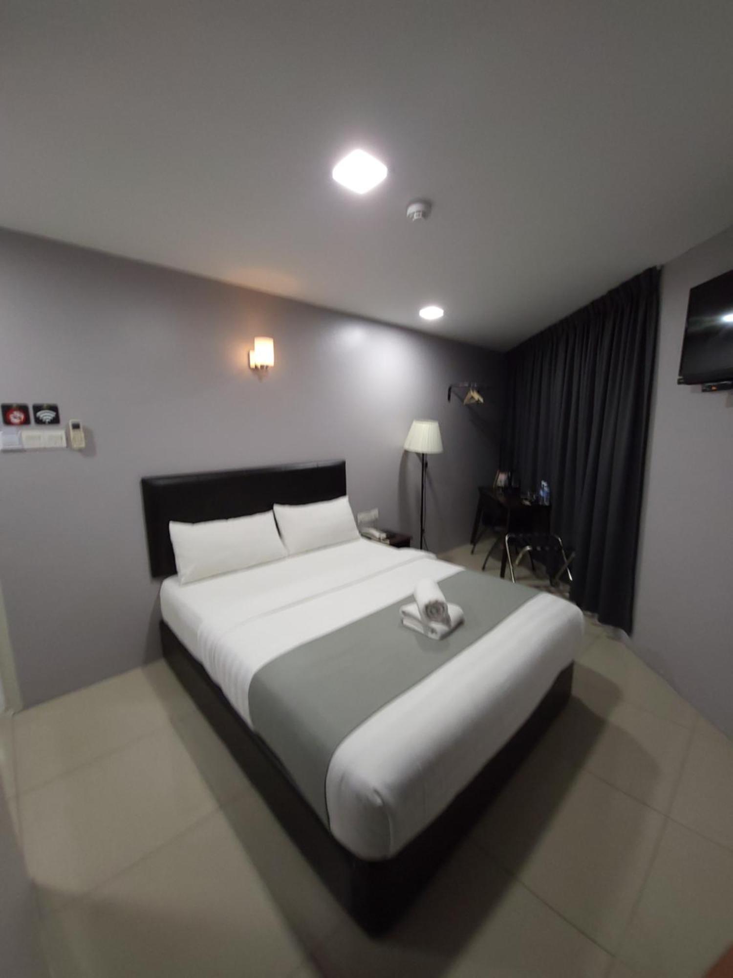 Royale City Hotel - 10 Min From Klia Klia 2 Airport Sepang Exterior photo